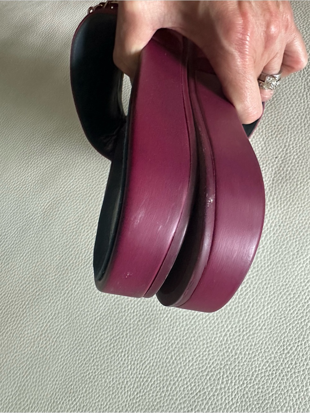 Chanel Gold Chain Tropiconic CC Slides in Dark Fuschia- Size EU 39 - Picture 10 of 13